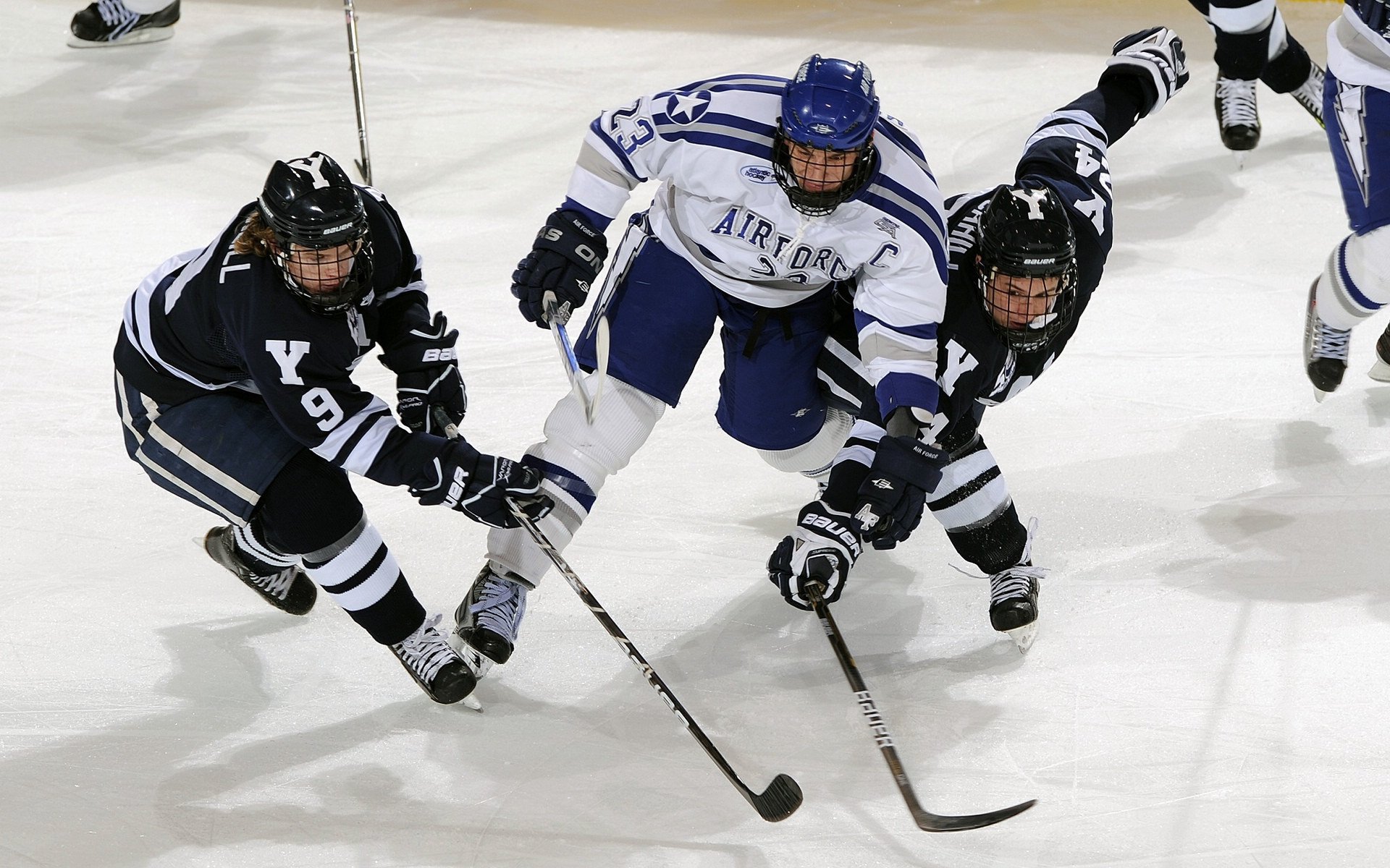 活塞斩落广厦队，杰伦·格林成为关键先生